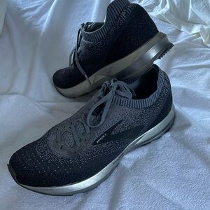 Men’s Brooks Levitate Shoes